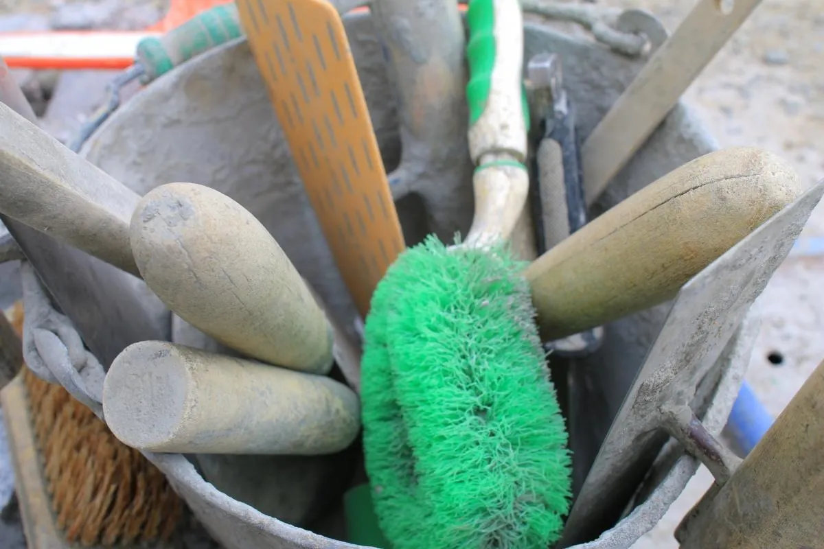 左官職人道具選びのコツ！初心者必見の道具選定ガイド